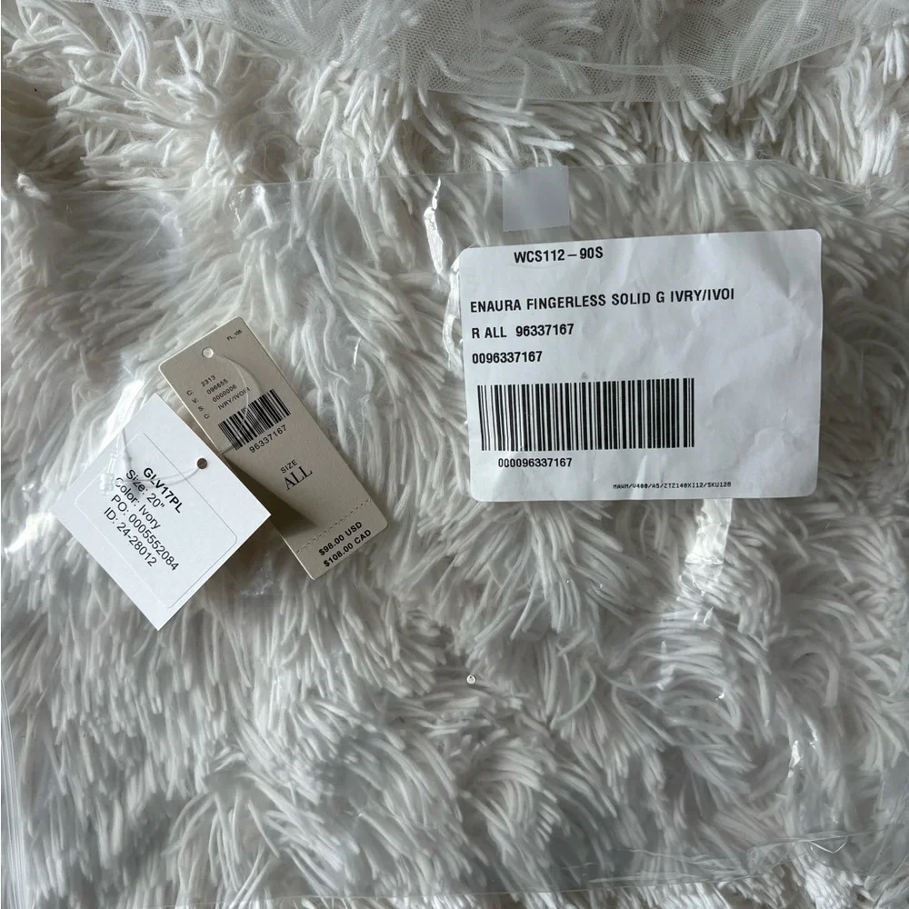 BHLDN FINGERLESS RUCHED TULLE GLOVES from Anthropologie for bride - Picture 3 of 3